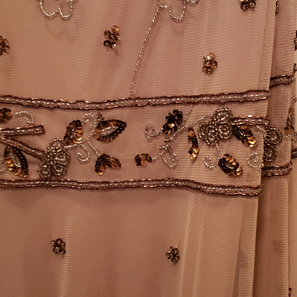 Dress - Picture 4 of 9